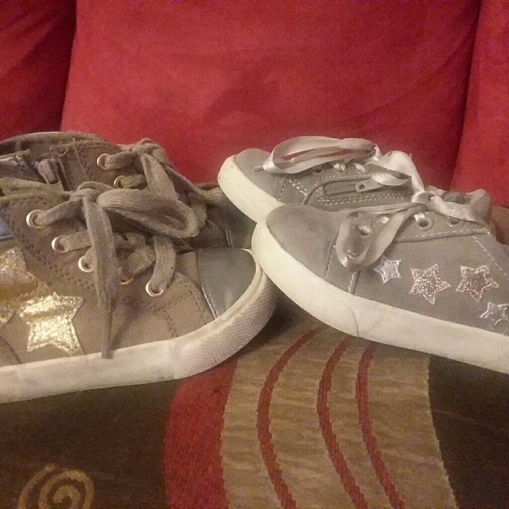 Toddler girls size 6 shoes! 2 pair:)